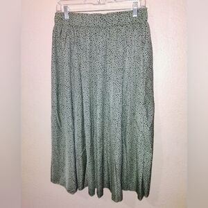Shein Size Large Pleated Sage Green Midi Skirt with Subtle Dot Print